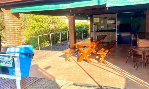 Sobrado Cond. Fechado Jd. Itatinga II Horto Florestal