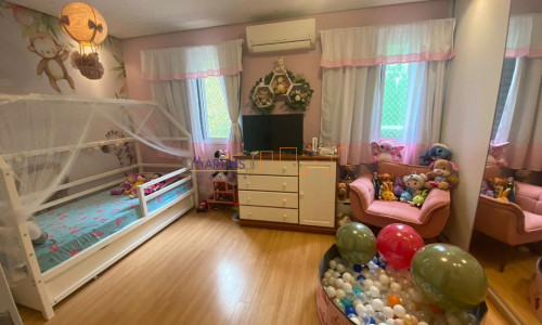 Sobrado Cond. Fechado Jd. Itatinga II Horto Florestal