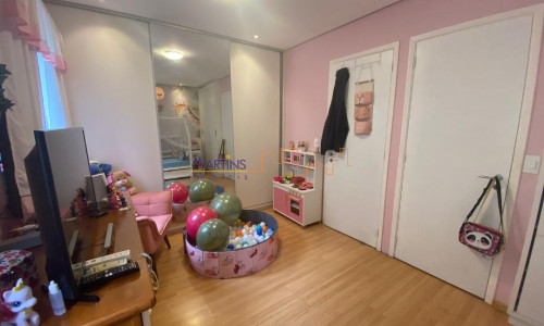 Sobrado Cond. Fechado Jd. Itatinga II Horto Florestal