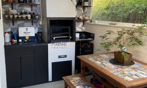 Sobrado Cond. Fechado Jd. Itatinga II Horto Florestal